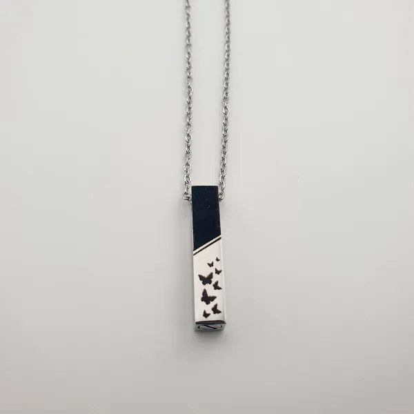 RVS Assieraad Rechthoek met Vlinders – Vlucht van Herinnering - Gedenksieraad