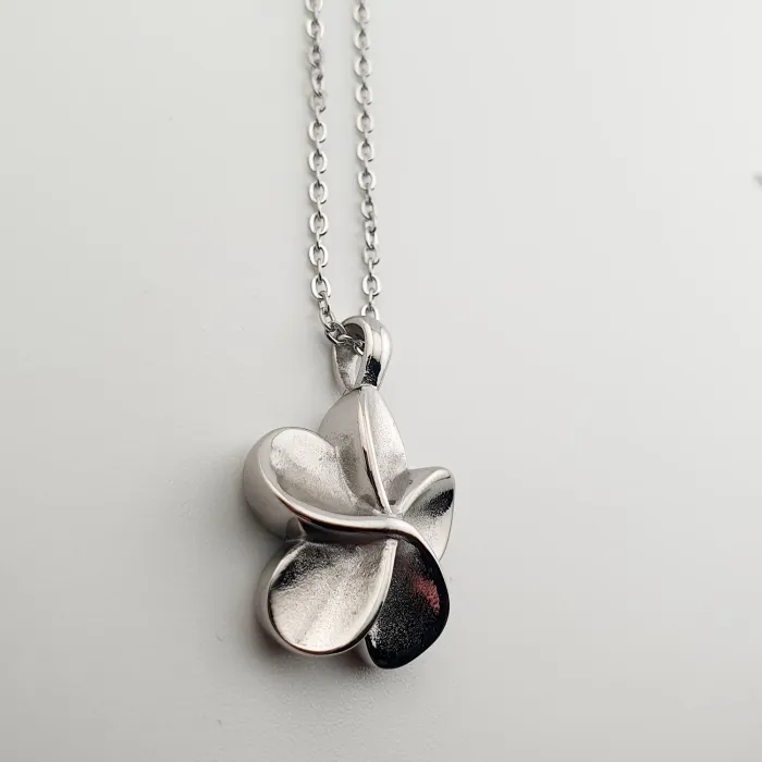 Gedenksieraad 'Klaverblad Ashanger - Gelukbrengend Herinneringssieraad met Vulset' - Draag uw Geliefde Dichtbij - view 3