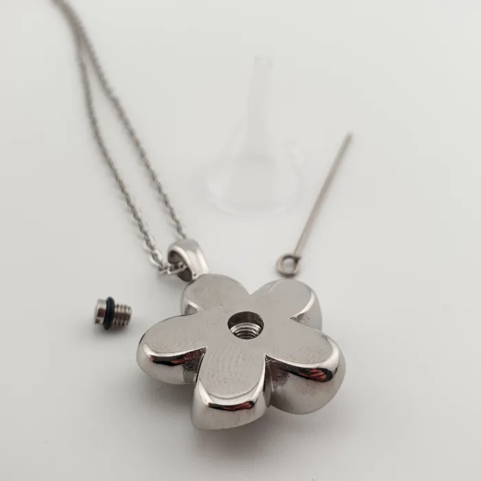 Gedenksieraad 'Klaverblad Ashanger - Gelukbrengend Herinneringssieraad met Vulset' - Draag uw Geliefde Dichtbij - view 5