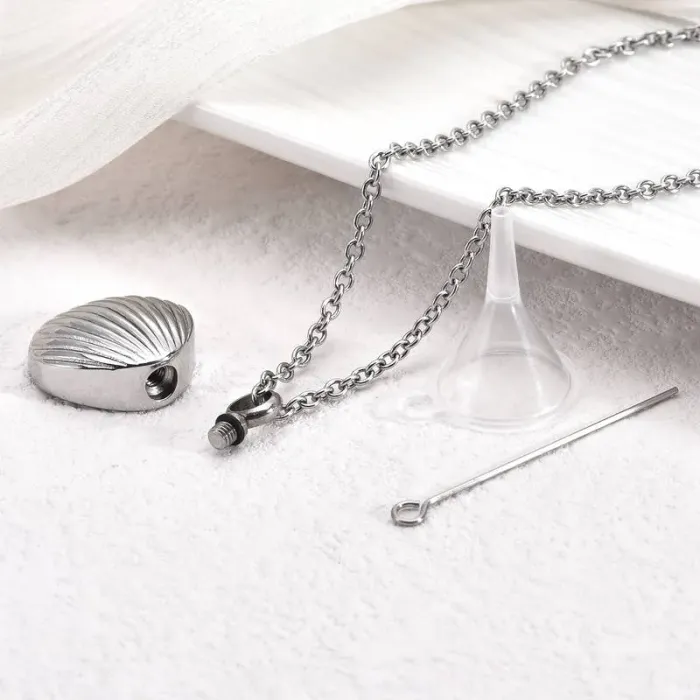 Zeeuwse Schelp As Hanger Met Ketting - Gedenksieraad - view 3