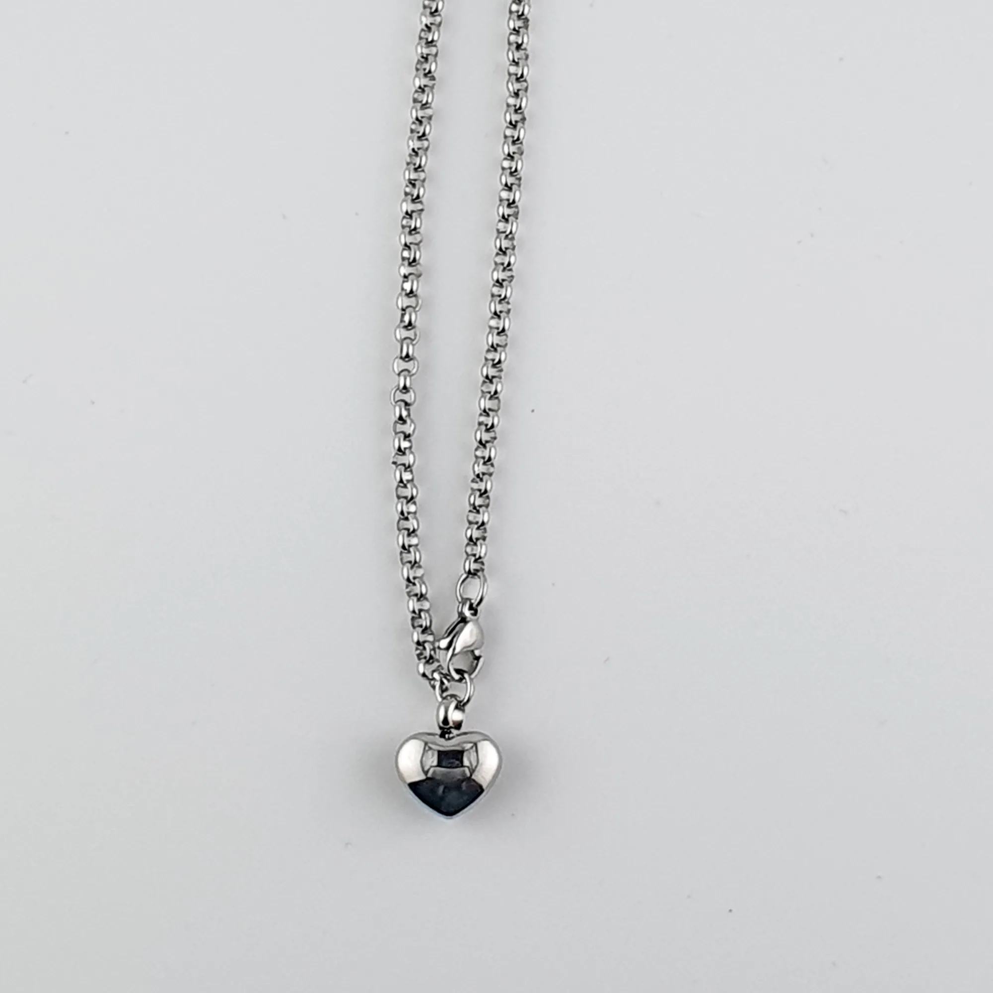 Ashanger met ketting - Hartje - Zilverkleurig - RVS - Gedenksieraad