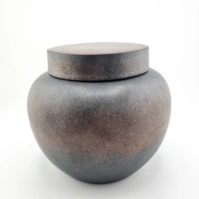 Keramieken Urn – Aardse Rust - Waardig Gedenkteken