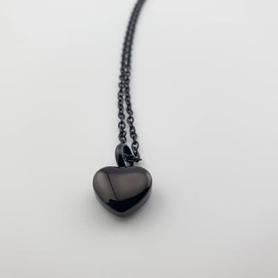 Ashanger met ketting - Hartje - Zwart - RVS - Gedenksieraad