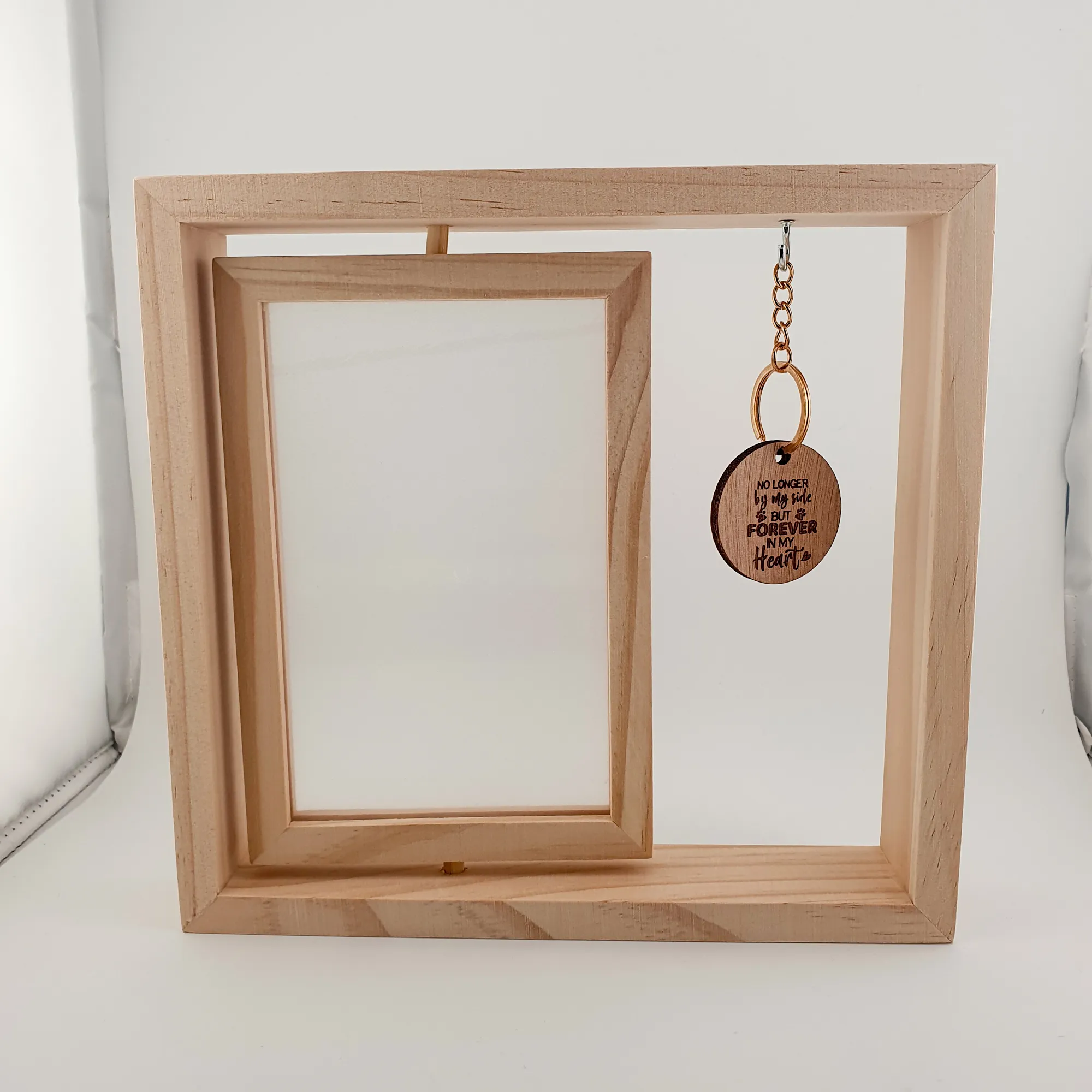 Herinneringsfotolijst Natuurlijk Hout – Rond Houten Hanger ‘Forever in My Heart’ - Gedenksieraad - view 1