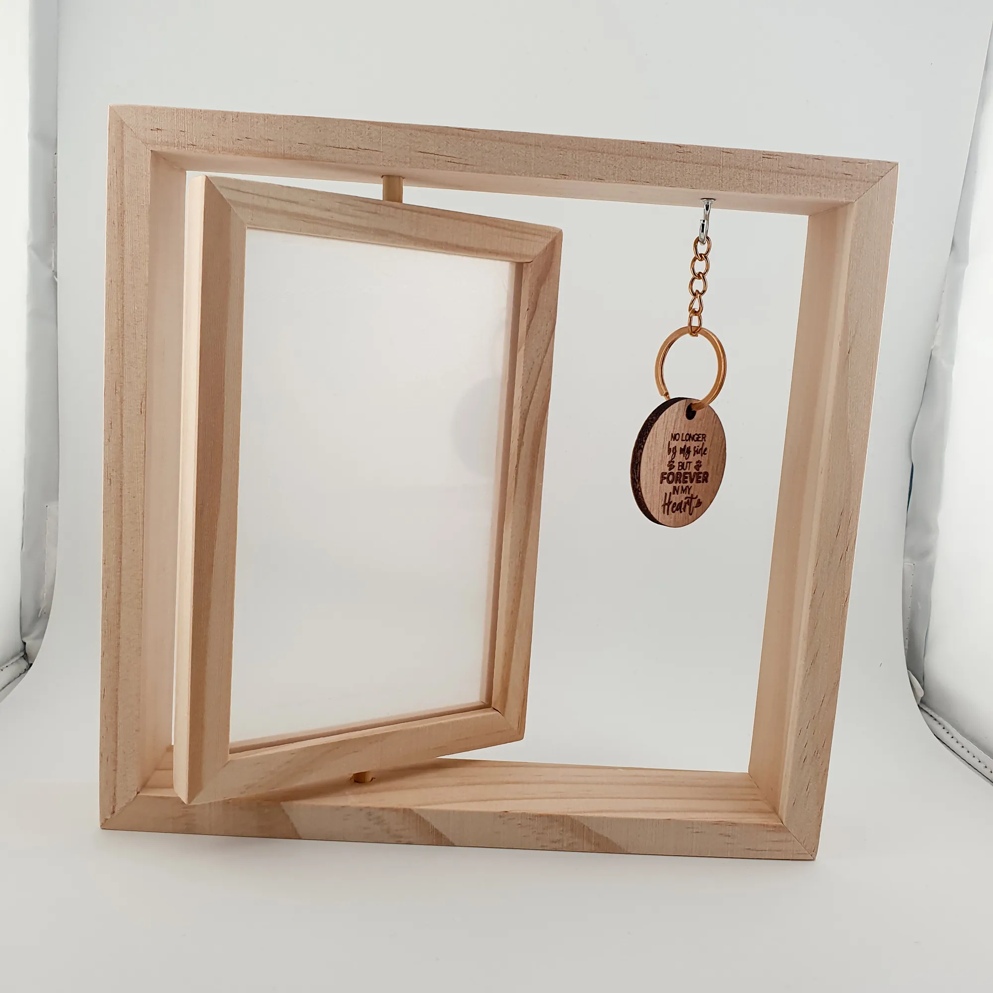 Herinneringsfotolijst Natuurlijk Hout – Rond Houten Hanger ‘Forever in My Heart’ - Gedenksieraad - view 3