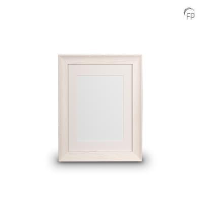 Houten fotolijst wit dieper profiel — medium formaat (foto 18 × 24 cm)
